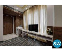 Premier Luxury Stay in Noida for Business