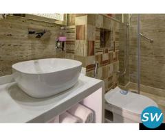 Premier Luxury Stay in Noida for Business
